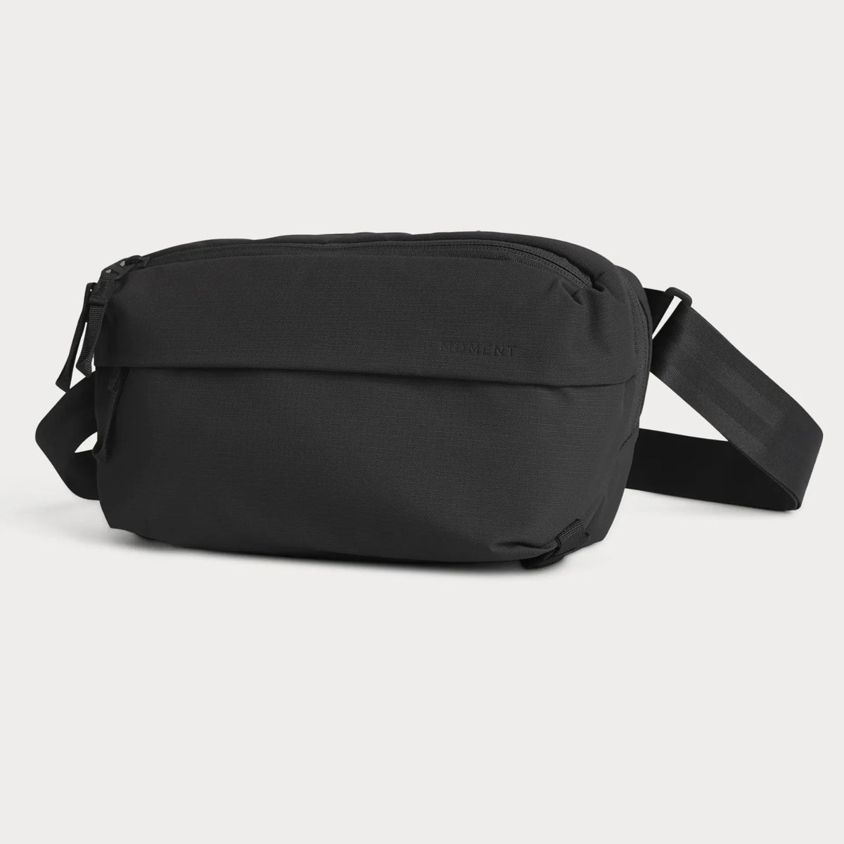 Moment Everything Sling 4L Black Travel Tech Organiser Everyday Carry Bag